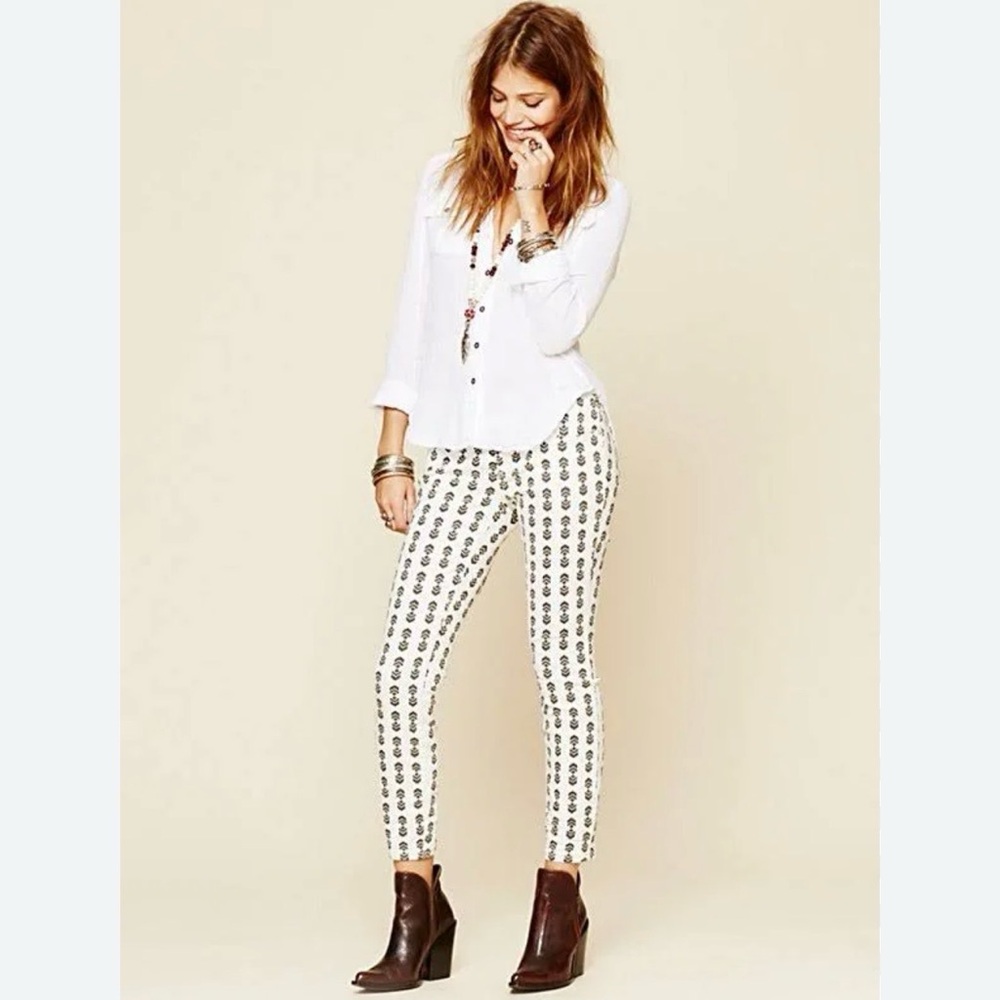Free People Magnolia Skinny Jeans in Black & White Arrowhead Size 25 - Picture 2 of 7